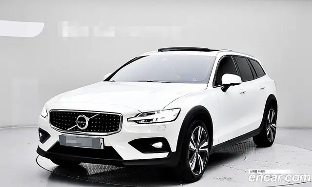 Volvo V60, 2019, 99 108 км