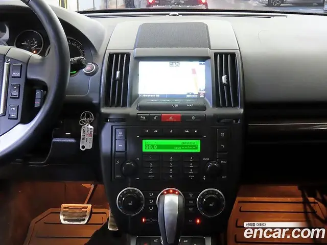 Land Rover Freelander 2012 2.2 АКПП, миниатюра 11