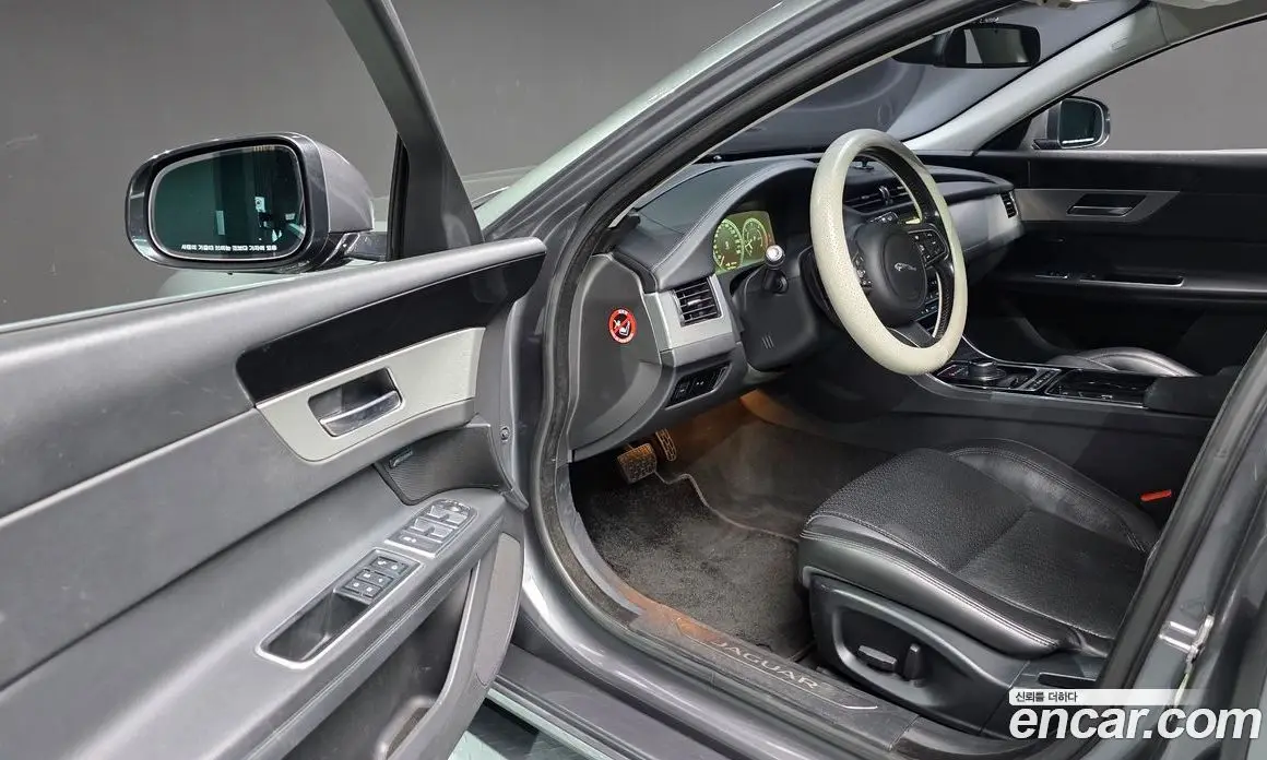 Jaguar XF 2017 2.0 АКПП, фото 13