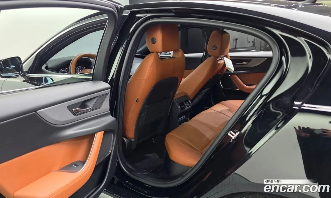 Jaguar XE 2020 2.0 АКПП, фото 16 Jaguar XE 2020 2.0 АКПП, фото 16