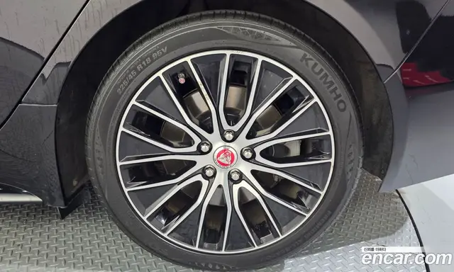 Jaguar XE 2020 2.0 АКПП, миниатюра 7 Jaguar XE 2020 2.0 АКПП, миниатюра 7