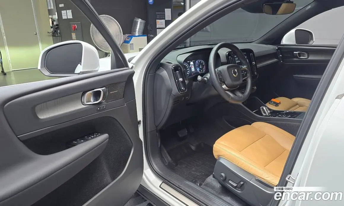 Volvo XC40 2021 2.0 АКПП, фото 13