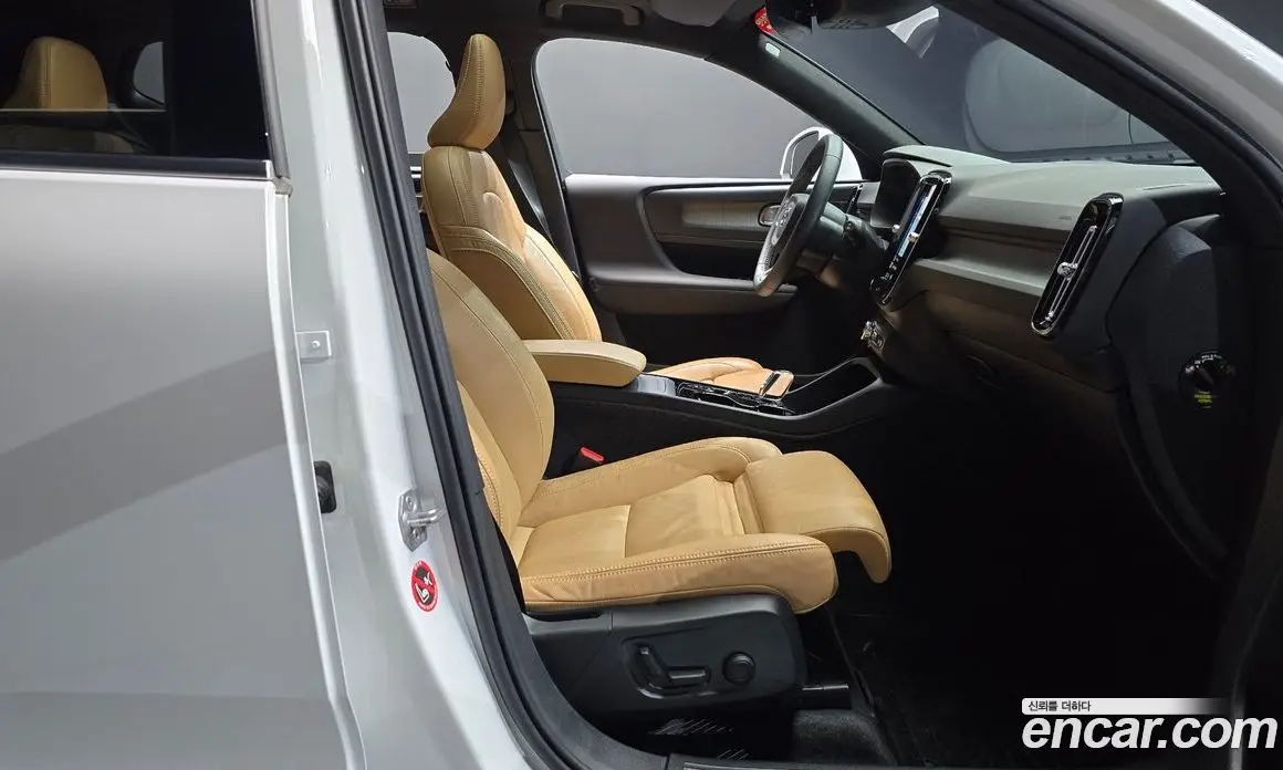 Volvo XC40 2021 2.0 АКПП, фото 16