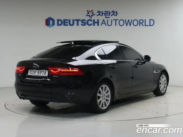 Jaguar XE 2018 2.0 АКПП, миниатюра 3 Jaguar XE 2018 2.0 АКПП, миниатюра 3