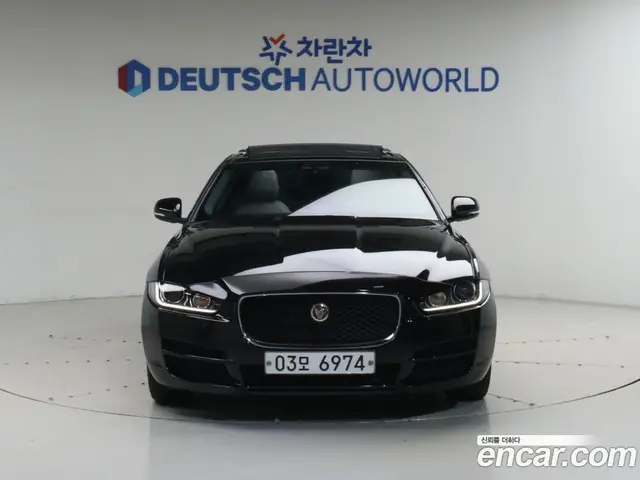 Jaguar XE 2018 2.0 АКПП, миниатюра 4 Jaguar XE 2018 2.0 АКПП, миниатюра 4