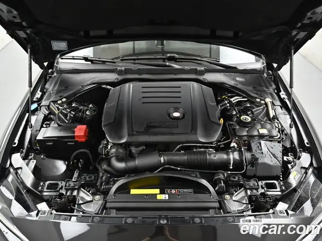Jaguar XE 2018 2.0 АКПП, миниатюра 6 Jaguar XE 2018 2.0 АКПП, миниатюра 6