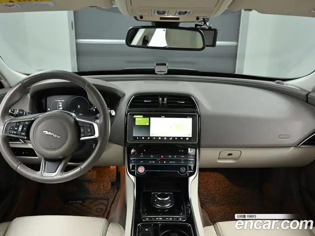 Jaguar XE 2018 2.0 АКПП, миниатюра 7 Jaguar XE 2018 2.0 АКПП, миниатюра 7
