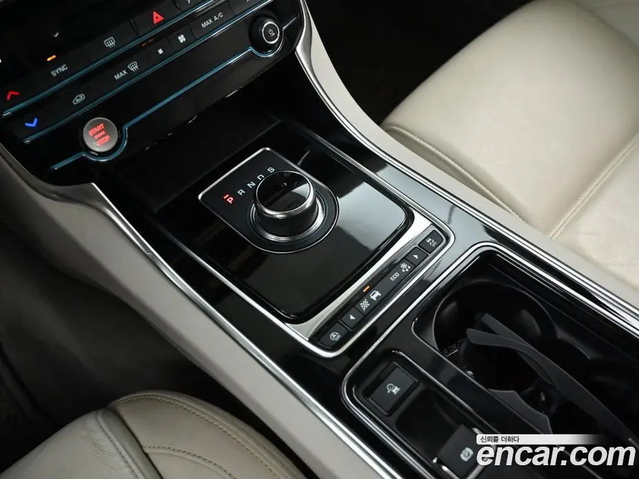 Jaguar XE 2018 2.0 АКПП, фото 9 Jaguar XE 2018 2.0 АКПП, фото 9