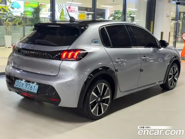 Peugeot 208 2022 АКПП, миниатюра 4