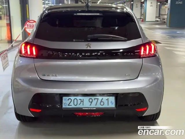 Peugeot 208 2022 АКПП, миниатюра 5