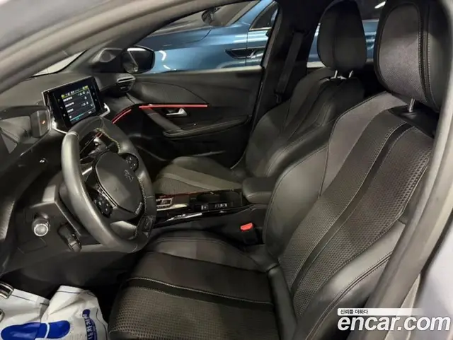 Peugeot 208 2022 АКПП, миниатюра 6