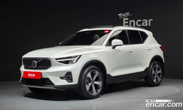 Volvo XC40, 2022, 5 833 км