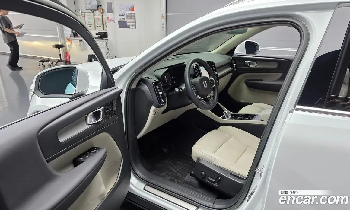Volvo XC40 2022 2.0 АКПП, фото 13