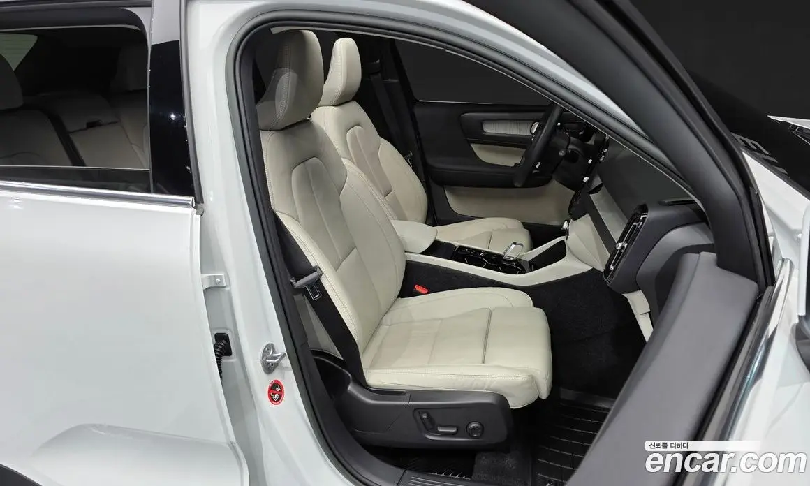 Volvo XC40 2022 2.0 АКПП, фото 16