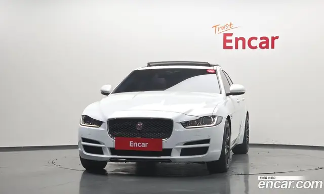 Jaguar XE 2018 2.0 АКПП, миниатюра 3 Jaguar XE 2018 2.0 АКПП, миниатюра 3