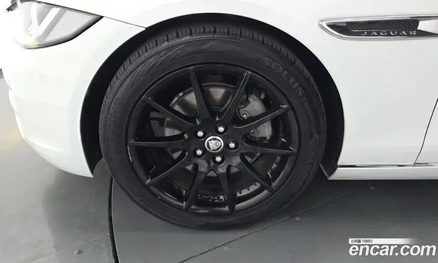Jaguar XE 2018 2.0 АКПП, миниатюра 5 Jaguar XE 2018 2.0 АКПП, миниатюра 5