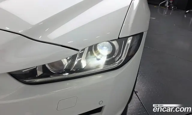 Jaguar XE 2018 2.0 АКПП, миниатюра 8 Jaguar XE 2018 2.0 АКПП, миниатюра 8