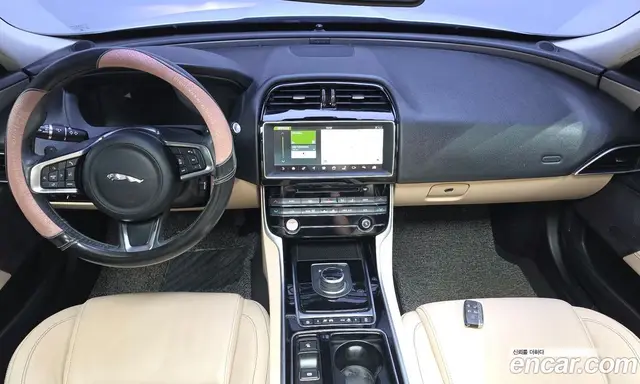 Jaguar XE 2018 2.0 АКПП, миниатюра 10 Jaguar XE 2018 2.0 АКПП, миниатюра 10