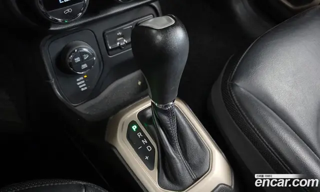Jeep Renegade 2017 2.0 АКПП, миниатюра 9