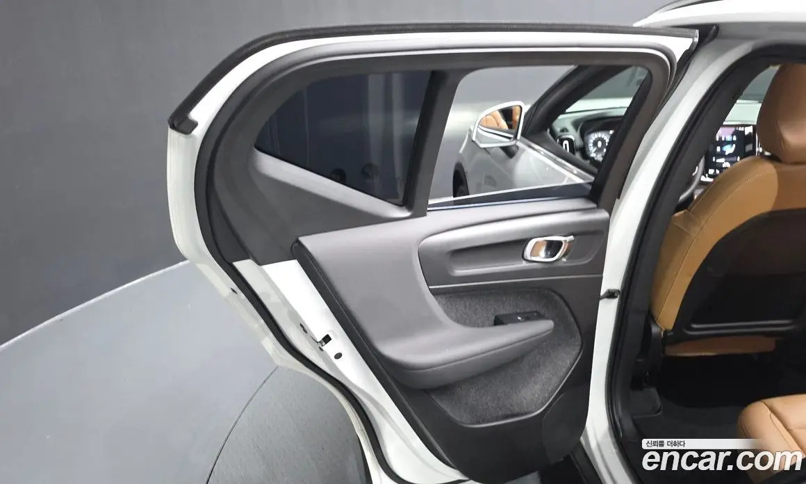 Volvo XC40 2022 2.0 АКПП, фото 14