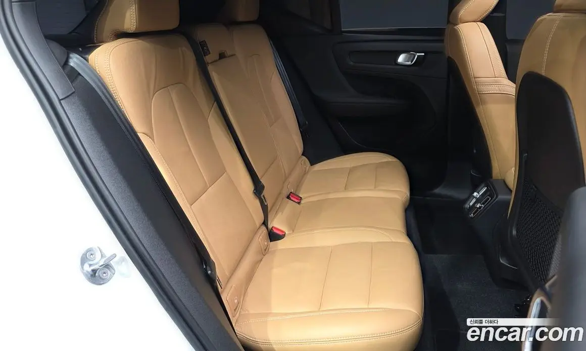 Volvo XC40 2022 2.0 АКПП, фото 17