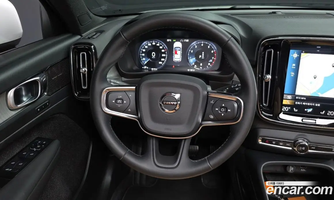 Volvo XC40 2022 2.0 АКПП, фото 18