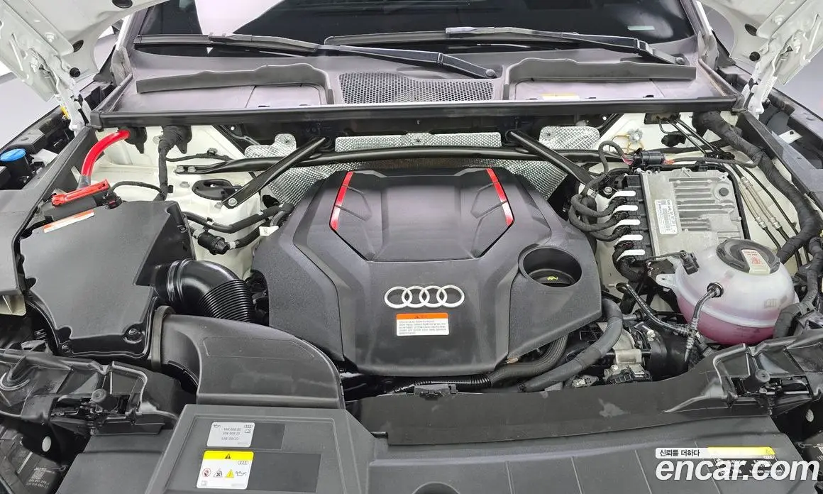 Audi SQ5 2023 3.0 АКПП, фото 5
