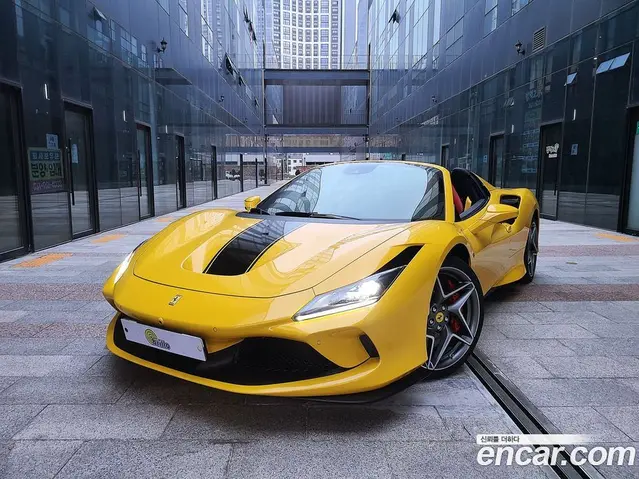 Ferrari F8, 2021, 2 135 км