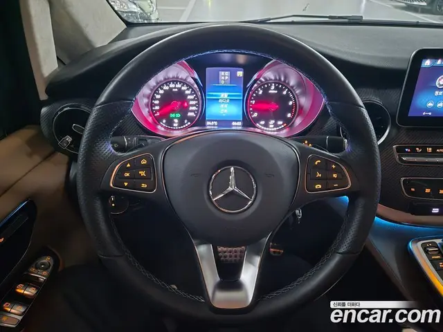 Mercedes-Benz V-Class 2023 2.2 АКПП, миниатюра 10