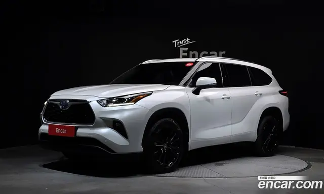 Toyota Highlander, 2023, 17 682 км