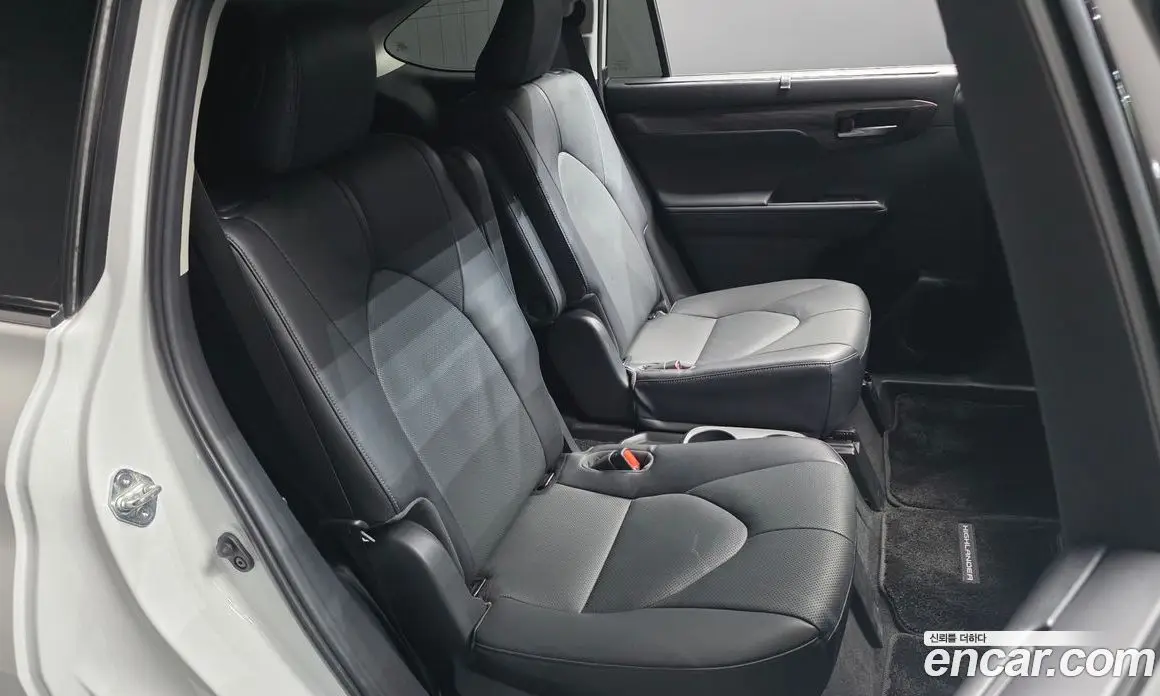 Toyota Highlander 2023 2.5 АКПП, фото 17 Toyota Highlander 2023 2.5 АКПП, фото 17