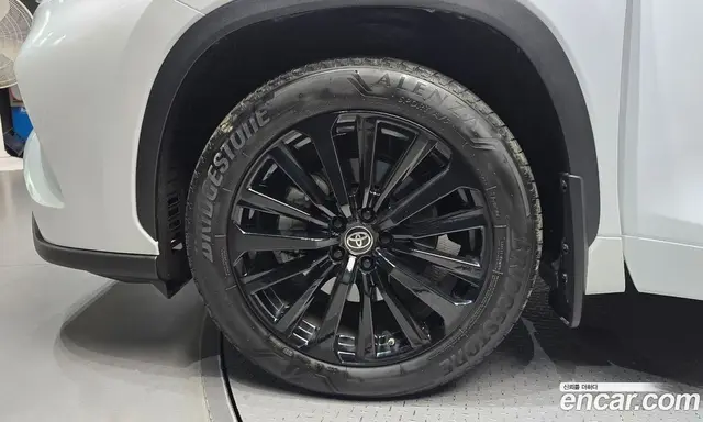 Toyota Highlander 2023 2.5 АКПП, миниатюра 5 Toyota Highlander 2023 2.5 АКПП, миниатюра 5