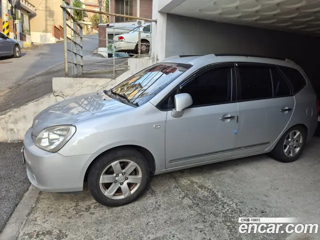 Kia Carens 2006 2.0 АКПП, миниатюра 2