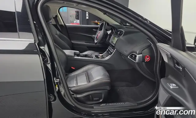 Jaguar XE 2017 2.0 АКПП, миниатюра 11