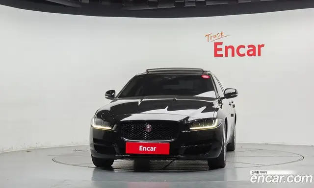 Jaguar XE 2017 2.0 АКПП, миниатюра 3
