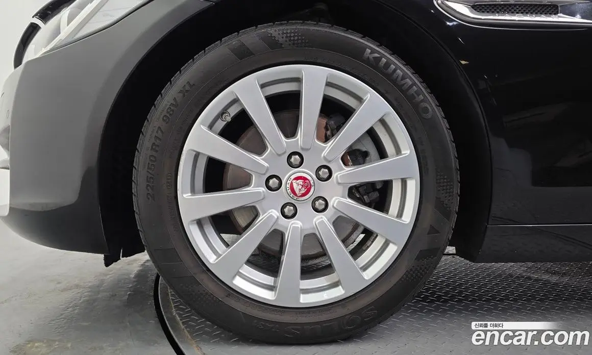 Jaguar XE 2017 2.0 АКПП, фото 5