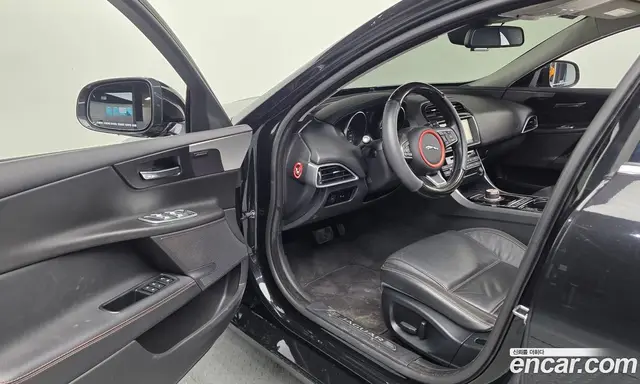 Jaguar XE 2017 2.0 АКПП, миниатюра 10
