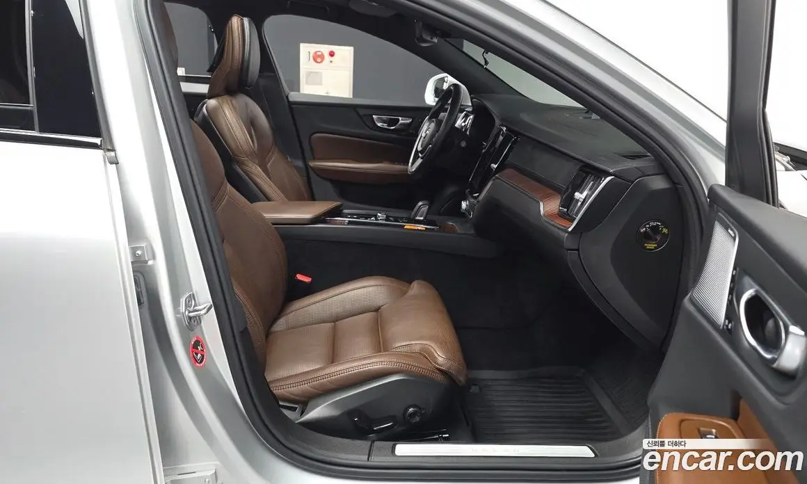 Volvo V60 2021 2.0 АКПП, фото 16