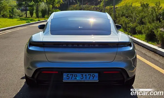 Porsche Taycan 2022 0.1 АКПП, миниатюра 4