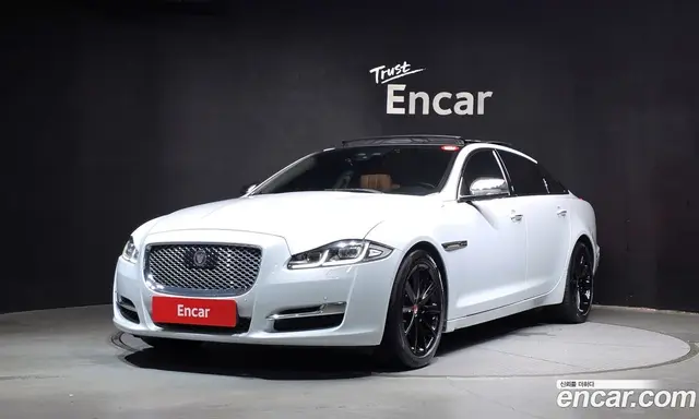 Jaguar XJ, 2018, 123 822 км Jaguar XJ, 2018, 123 822 км