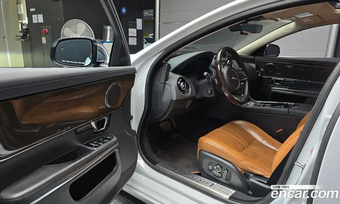Jaguar XJ 2018 3.0 АКПП, фото 13