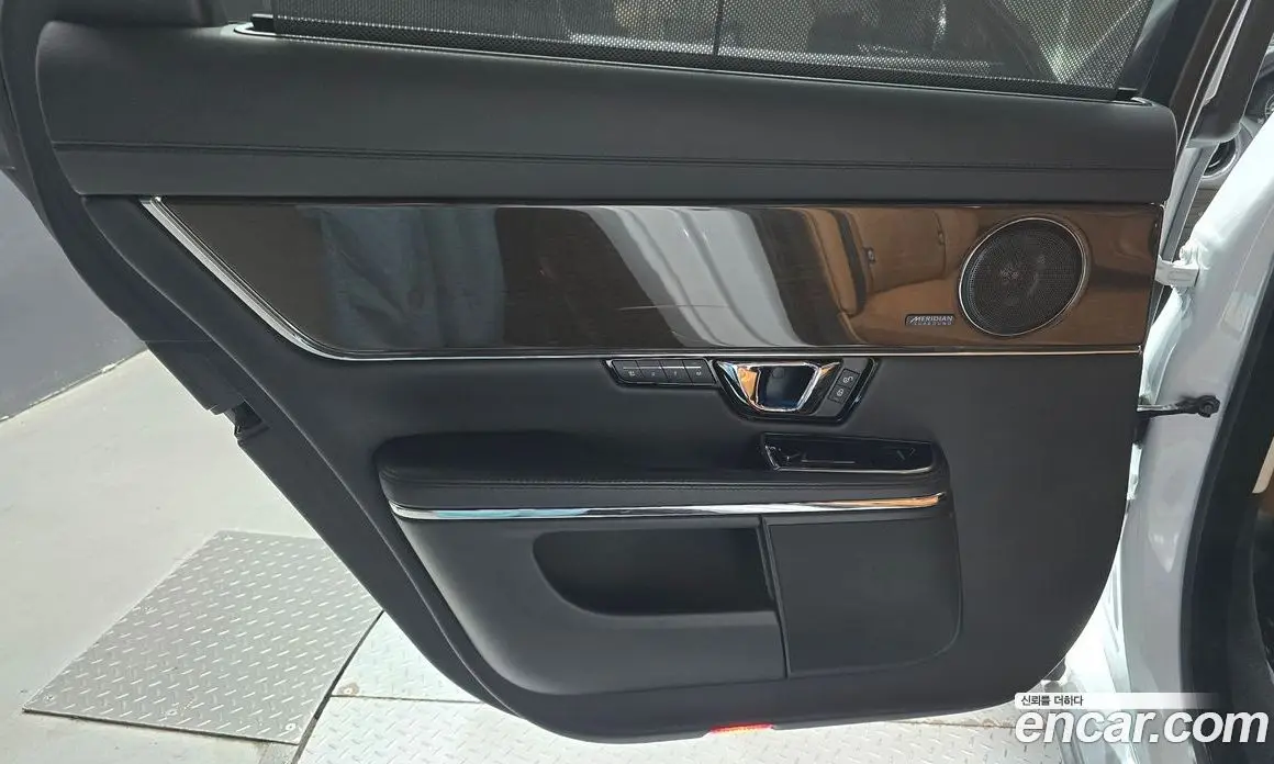 Jaguar XJ 2018 3.0 АКПП, фото 15