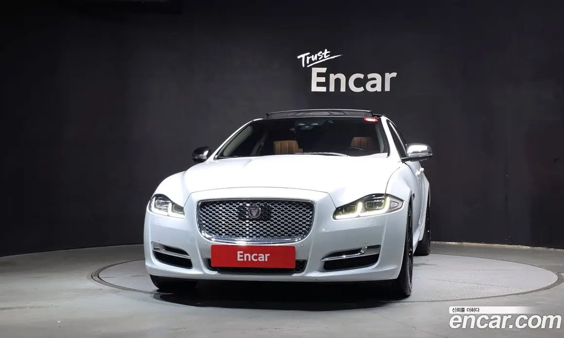 Jaguar XJ 2018 3.0 АКПП, фото 3