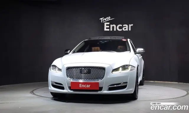 Jaguar XJ 2018 3.0 АКПП, миниатюра 3