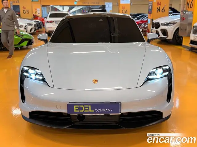 Porsche Taycan, 2021, 38 125 км
