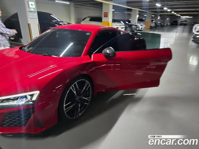 Audi R8 2021 5.2 АКПП, миниатюра 3