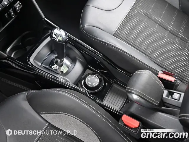 Peugeot 2008 2018 1.6 АКПП, миниатюра 9