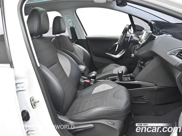 Peugeot 2008 2018 1.6 АКПП, миниатюра 10