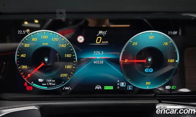 Mercedes-Benz EQB 2023 0.2 АКПП, миниатюра 10