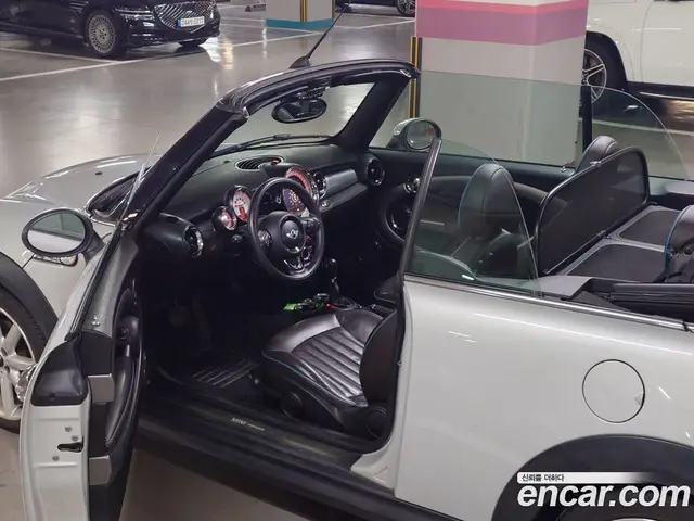Mini Cooper Convertible 2012 1.6 АКПП, миниатюра 8
